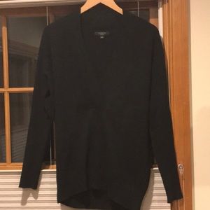 Beautiful, black cashmere V-neck sweater - size Small
